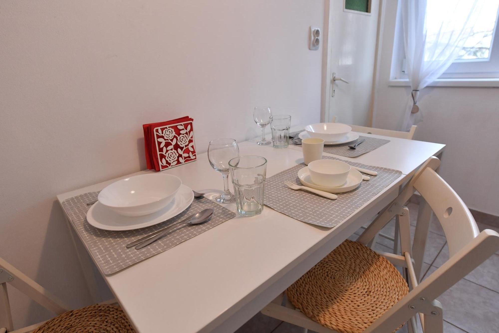 Dulcineea Apt- Free Parking-family Friendly
